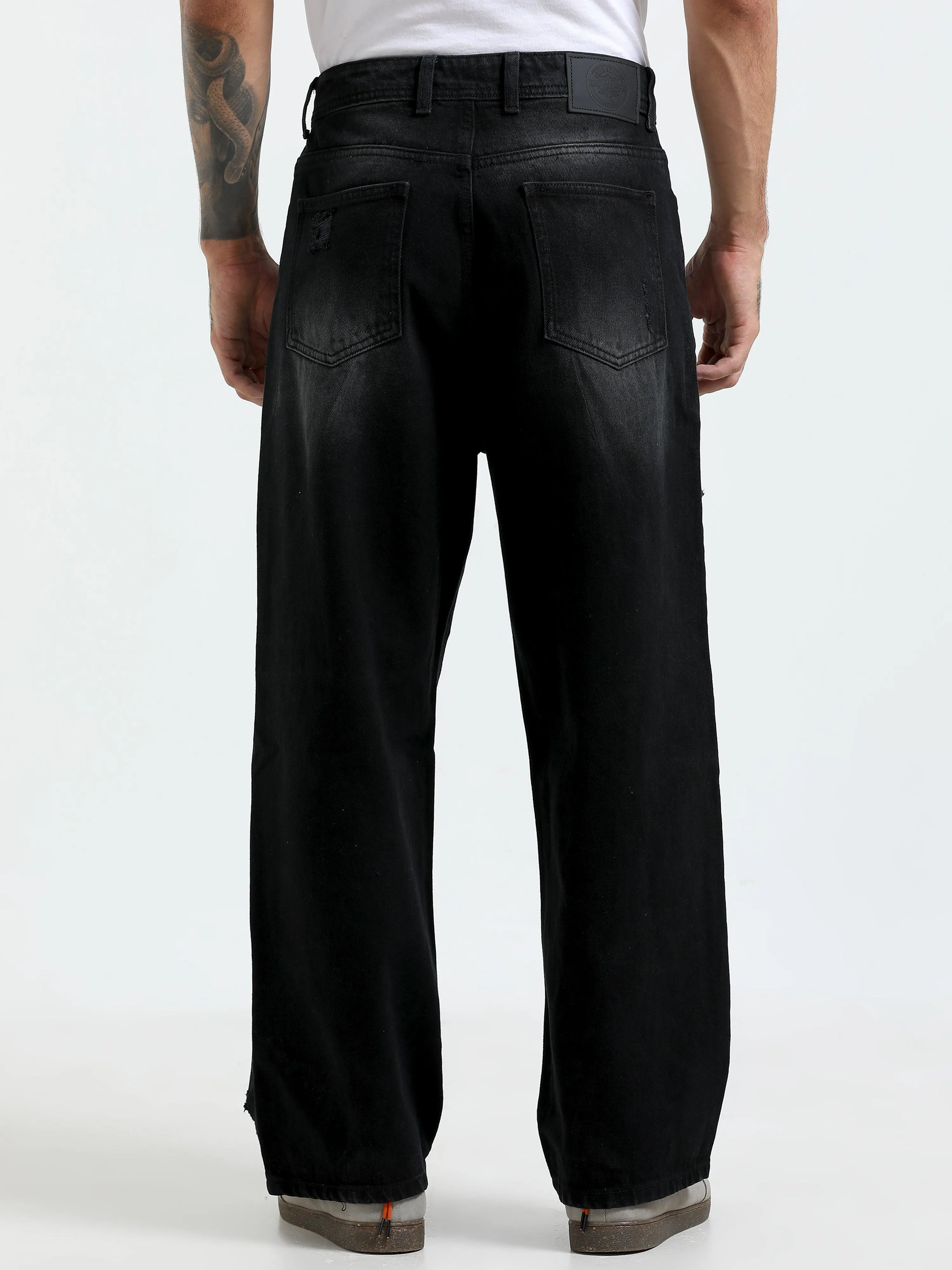 Mara - Loose Fit Distressed Jeans - Black